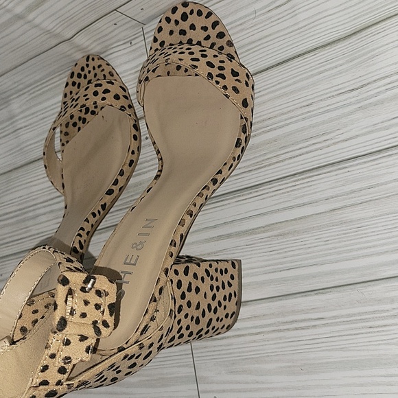 Leopard Pattern Ankle Strap - Picture 6 of 6